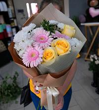 Букет цветов из:  Герберы, Розы и Хризантемы в Клину