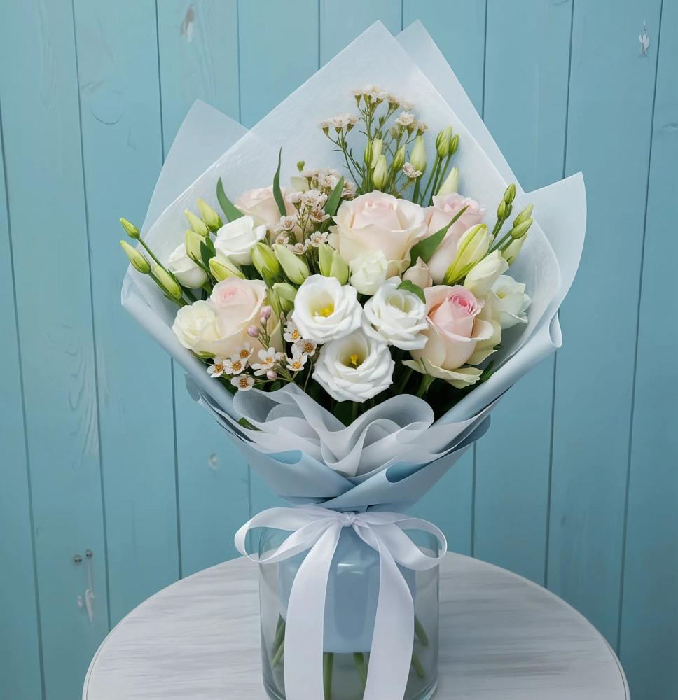 Букет цветов из: Розы и Лизиантусы в Клину