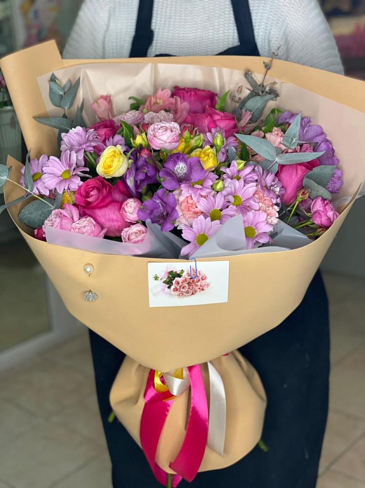 Букет цветов из: Хризантемы, Гвоздики и Альстромерии в Клину