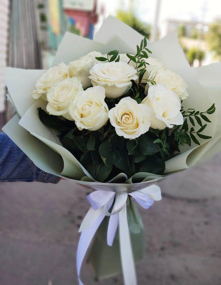 Букет Белые розы Проуд в Клину