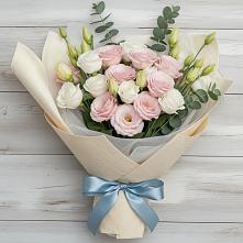 Букет цветов из:  Лизиантусы #REPLACE_PRED# Клину