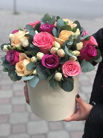 Цветочная композиция из Розы в шляпной коробке в Клину