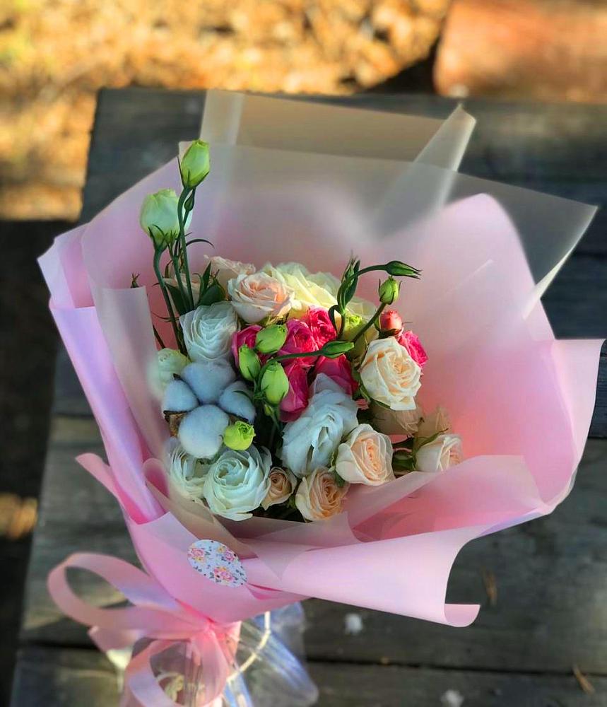 Букет цветов из: Розы и Лизиантусы в Клину