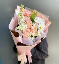 Букет цветов из:  Хризантемы и Розы в Клину