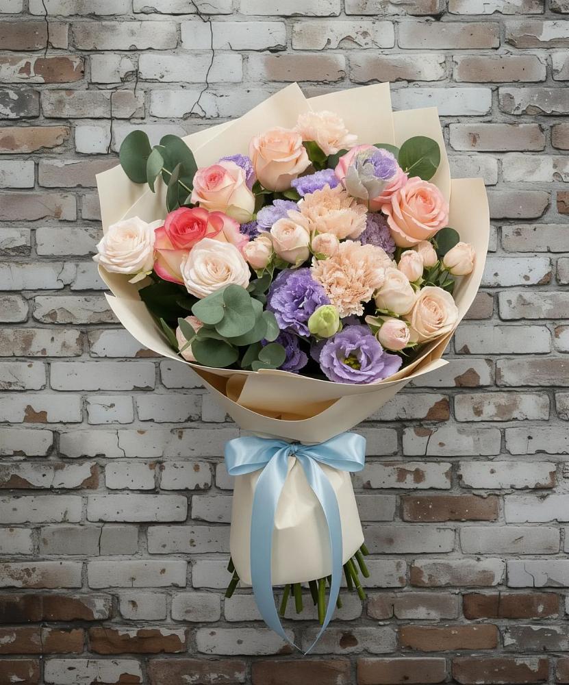 Букет цветов из: Розы, Лизиантусы и Гвоздики в Клину