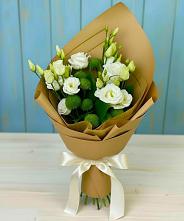 Букет цветов из:  Хризантемы и Лизиантусы #REPLACE_PRED# Клину