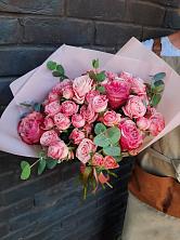 Букет розы в пальмах в Клину Букет цветов из: Розы в Клину