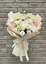 Букет цветов из:  Гвоздики, Розы, Лизиантусы и Хризантемы в Клину