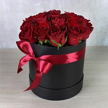 Цветочная композиция из Розы в шляпной коробке в Клину