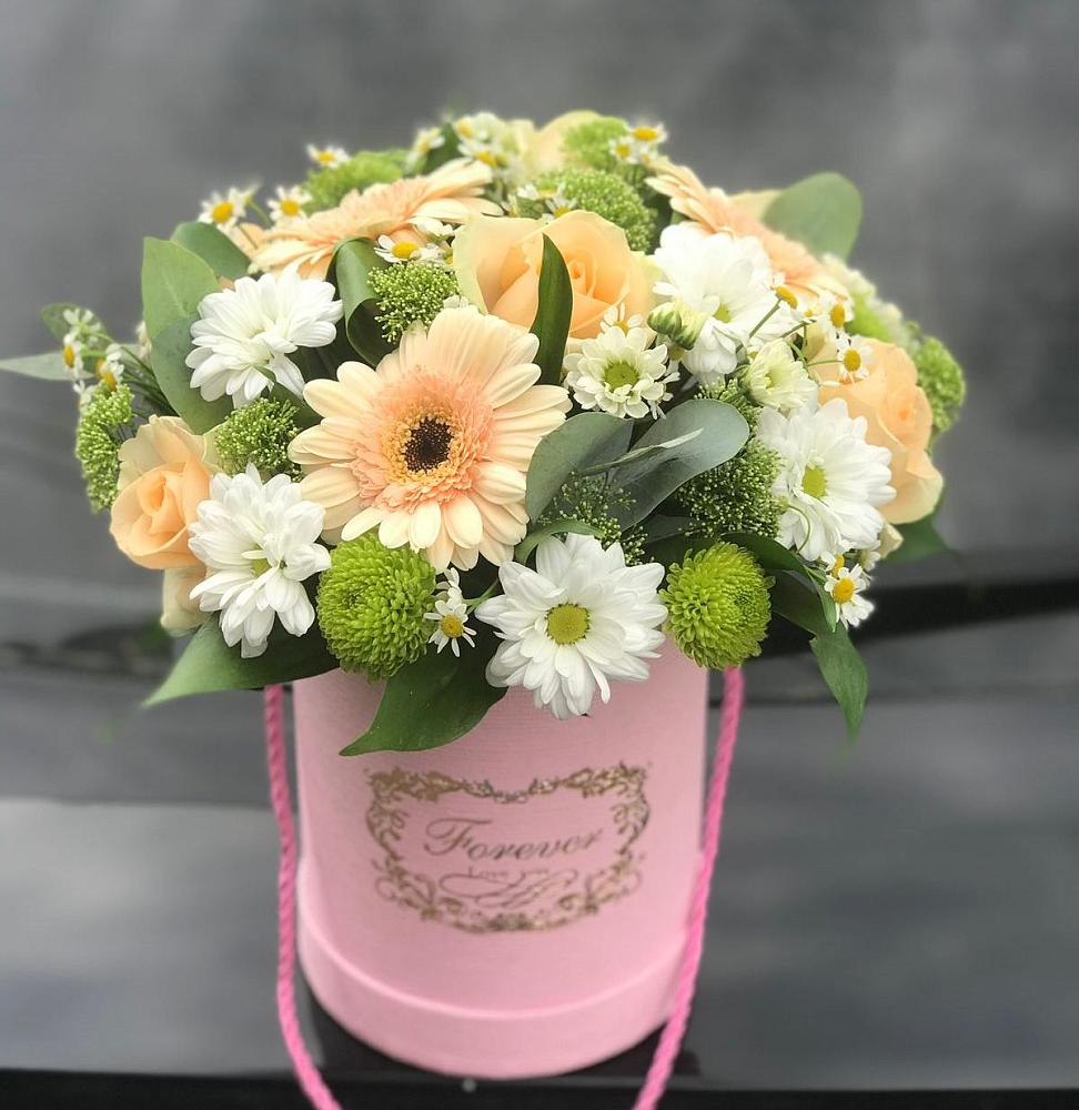 Цветочная композиция из Розы, Герберы и Хризантемы в шляпной коробке в Клину