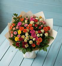 Букет Микс из разноцветных кустовых роз в Клину